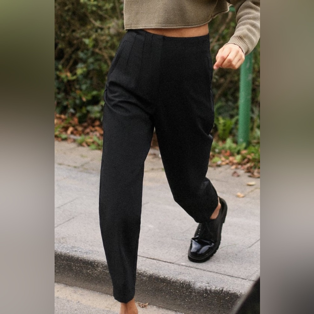 Black high waisted Zara pants medium